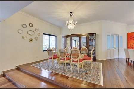 Casa à venda com 4 quartos, 380m² em Granja Julieta, São Paulo