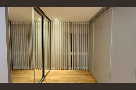 Apartamento para alugar com 230m², 2 quartos e 3 vagasCloset da suíte