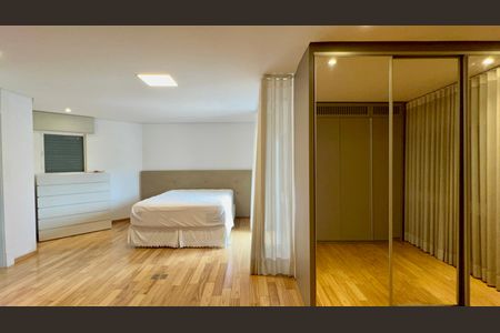 Apartamento para alugar com 230m², 2 quartos e 3 vagasSuite