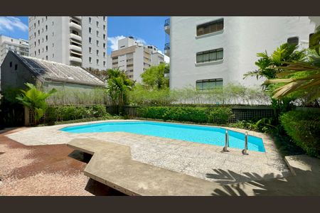 Apartamento para alugar com 230m², 2 quartos e 3 vagasPiscina