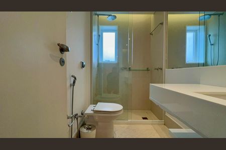 Apartamento para alugar com 230m², 2 quartos e 3 vagasBanheiro