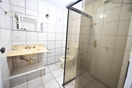 Casa para alugar com 250m², 2 quartos e 2 vagasBanheiro