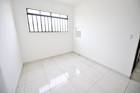 Casa para alugar com 250m², 2 quartos e 2 vagasSala