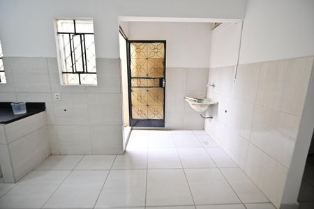 Casa para alugar com 250m², 2 quartos e 2 vagasCozinha