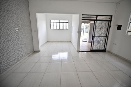 Casa para alugar com 250m², 2 quartos e 2 vagasSala