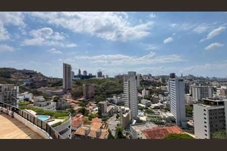 Apartamento à venda com 197m², 4 quartos e 4 vagas