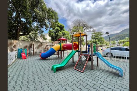 Apartamento à venda com 60m², 2 quartos e 1 vaga Apartamento à venda com 60m², 2 quartos e 1 vagaÁrea comum - Playground