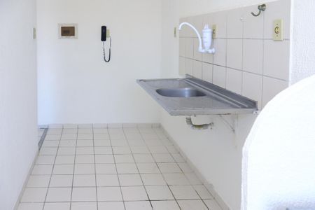 Cozinha de apartamento para alugar com 2 quartos, 50m² em Jardim das Margaridas, Salvador