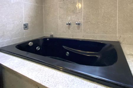 Apartamento à venda com 296m², 4 quartos e 2 vagasBanheiro