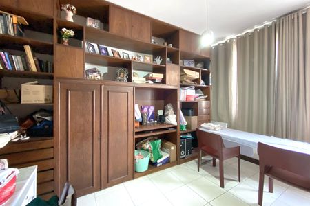 Apartamento à venda com 296m², 4 quartos e 2 vagasQuarto 4
