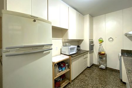 Apartamento à venda com 296m², 4 quartos e 2 vagasCozinha
