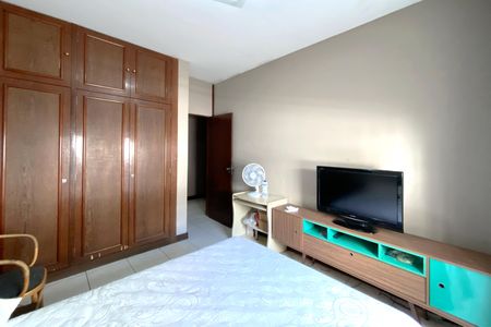 Apartamento à venda com 296m², 4 quartos e 2 vagasQuarto 2