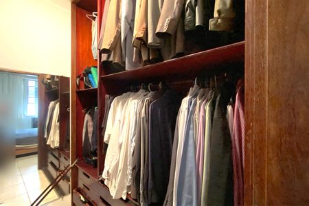 Apartamento à venda com 296m², 4 quartos e 2 vagasCloset da Suite 1