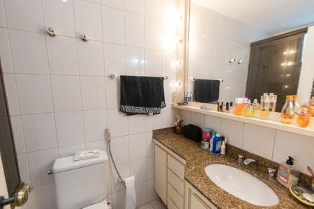 Apartamento para alugar com 111m², 3 quartos e 3 vagasBanheiro da suíte