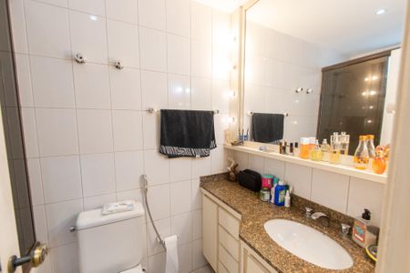 Apartamento para alugar com 111m², 3 quartos e 3 vagasBanheiro da suíte