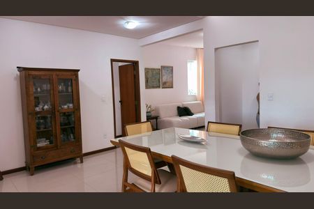 Casa à venda com 600m², 3 quartos e 2 vagasSala 