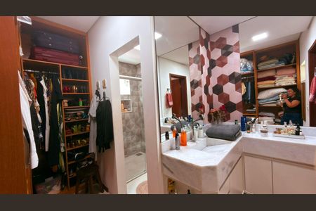 Casa à venda com 600m², 3 quartos e 2 vagasClosed suíte 