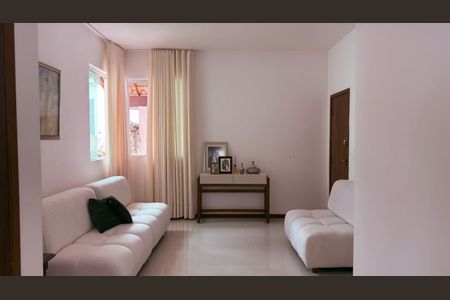 Casa à venda com 600m², 3 quartos e 2 vagasSala 