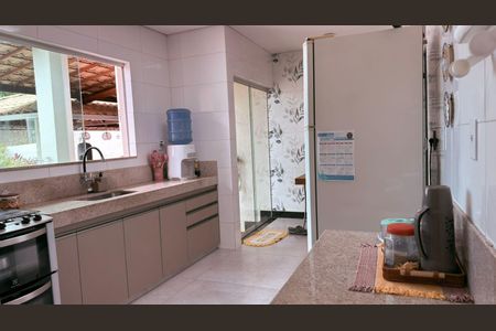 Casa à venda com 600m², 3 quartos e 2 vagasCozinha 