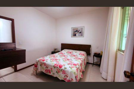 Casa à venda com 600m², 3 quartos e 2 vagasSuíte 