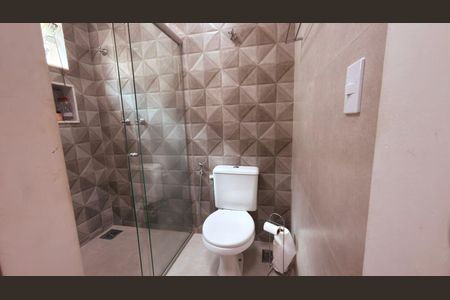 Casa à venda com 600m², 3 quartos e 2 vagasBanheiro da Suíte 1