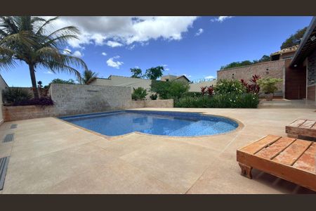 Casa à venda com 600m², 3 quartos e 2 vagasPiscina 