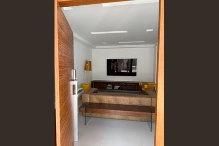 Casa de condomínio à venda com 280m², 4 quartos e 2 vagasSala