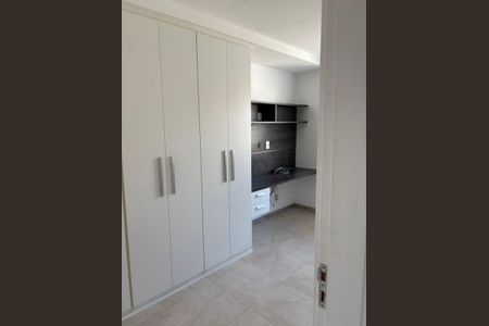 Casa de condomínio à venda com 280m², 4 quartos e 2 vagasQuarto