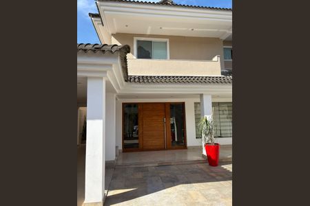 Casa de condomínio à venda com 280m², 4 quartos e 2 vagasVista