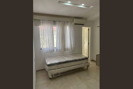 Casa de condomínio à venda com 280m², 4 quartos e 2 vagasQuarto