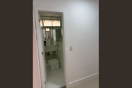 Casa de condomínio à venda com 280m², 4 quartos e 2 vagasBanheiro