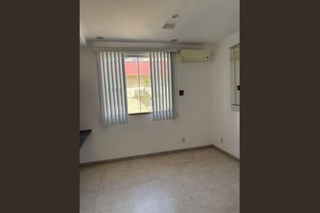 Casa de condomínio à venda com 280m², 4 quartos e 2 vagasSala