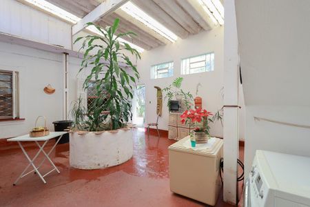 Casa para alugar com 399m², 3 quartos e 2 vagas Casa para alugar com 399m², 3 quartos e 2 vagasÁrea de serviço