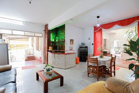 Casa para alugar com 399m², 3 quartos e 2 vagas Casa para alugar com 399m², 3 quartos e 2 vagasSalão de festas