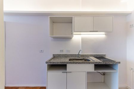 Cozinha de kitnet/studio para alugar com 1 quarto, 27m² em República, São Paulo