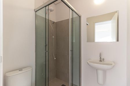 Banheiro de apartamento para alugar com 1 quarto, 27m² em República, São Paulo