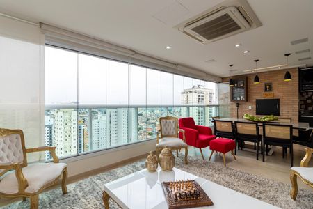 Apartamento à venda com 140m², 3 quartos e 3 vagas Apartamento à venda com 140m², 3 quartos e 3 vagasVaranda Gourmet