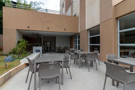 Apartamento à venda com 140m², 3 quartos e 3 vagas Apartamento à venda com 140m², 3 quartos e 3 vagasÁrea comum - Churrasqueira