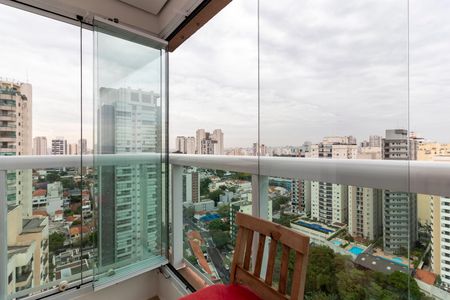 Apartamento à venda com 140m², 3 quartos e 3 vagas Apartamento à venda com 140m², 3 quartos e 3 vagasVaranda da Suíte 1