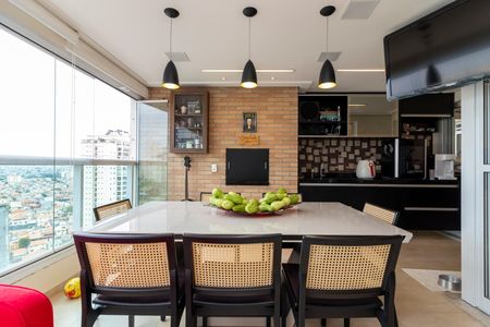 Apartamento à venda com 140m², 3 quartos e 3 vagas Apartamento à venda com 140m², 3 quartos e 3 vagasVaranda Gourmet