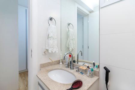 Apartamento à venda com 140m², 3 quartos e 3 vagas Apartamento à venda com 140m², 3 quartos e 3 vagasBanheiro da Suíte 2