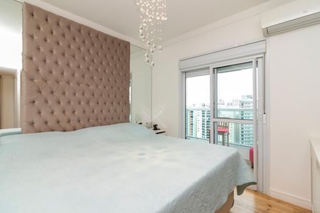 Apartamento à venda com 140m², 3 quartos e 3 vagas Apartamento à venda com 140m², 3 quartos e 3 vagasSuíte 1