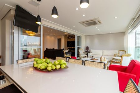 Apartamento à venda com 140m², 3 quartos e 3 vagas Apartamento à venda com 140m², 3 quartos e 3 vagasVaranda Gourmet