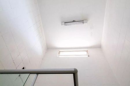 Casa à venda com 180m², 4 quartos e 2 vagas Casa à venda com 180m², 4 quartos e 2 vagasBanheiro casa 2