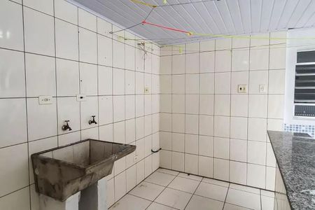 Casa à venda com 180m², 4 quartos e 2 vagas Casa à venda com 180m², 4 quartos e 2 vagasLavanderia casa1