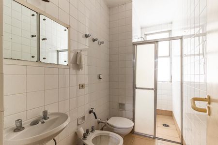Apartamento à venda com 600m², 4 quartos e 4 vagas Apartamento à venda com 600m², 4 quartos e 4 vagasBanheiro de Serviço
