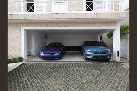 Casa de condomínio à venda com 420m², 4 quartos e 7 vagasGaragem
