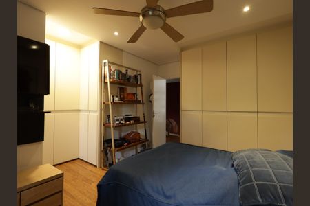 Casa de condomínio à venda com 420m², 4 quartos e 7 vagasSuíte 1