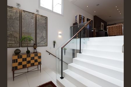 Casa de condomínio à venda com 420m², 4 quartos e 7 vagasHall de entrada