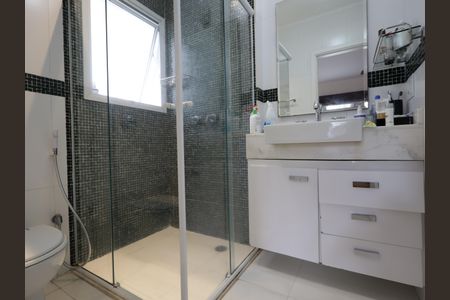 Casa de condomínio à venda com 420m², 4 quartos e 7 vagasBanheiro da Suíte 2